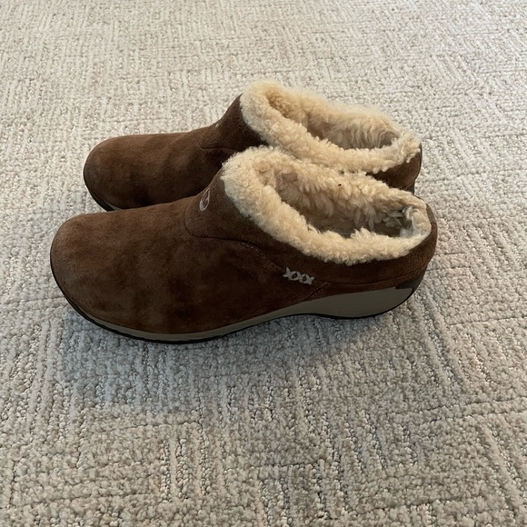 Merrell slip ons - Picture 1 of 4